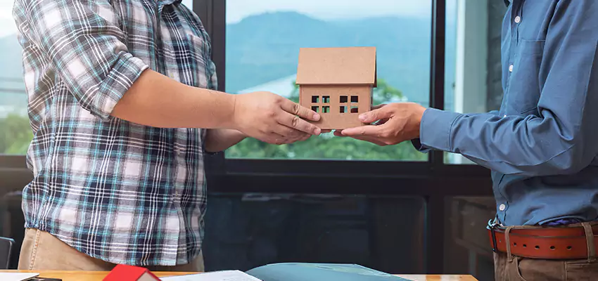 How We Determine Your Sell House with Reverse Mortgage Offer in East Meadow, NY?